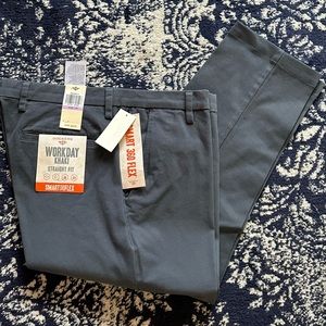 DOCKERS / WORKDAY KHAKI / 38 x 29